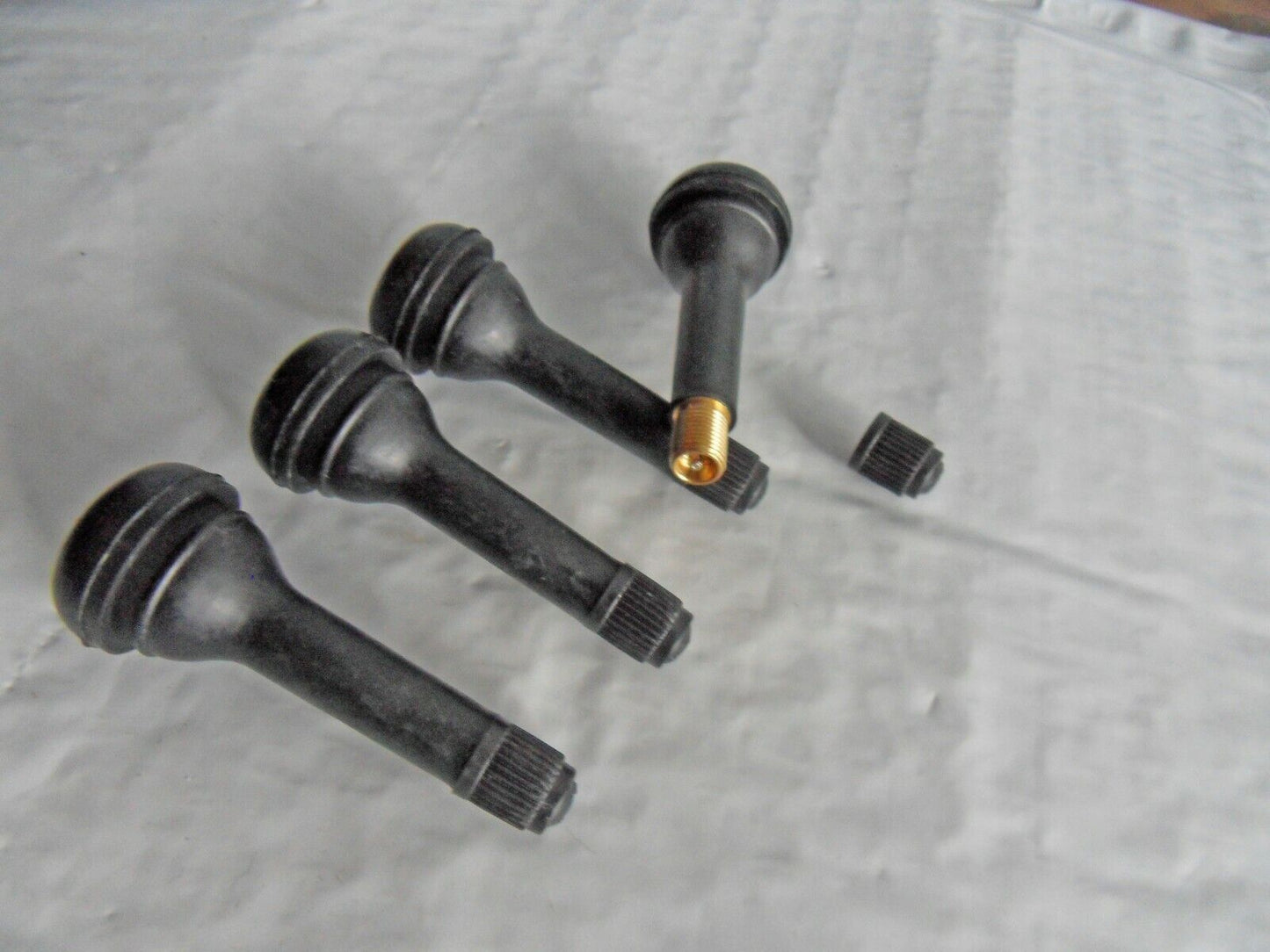TR425 Snap-In dæk ventil stammer Længde 61,5 mm 2,42 Fælghul 15,7 mm 0,625 - LifafaDenmark Aps